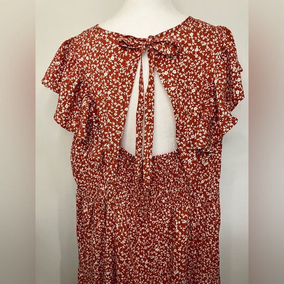 Old Navy Fit & Flare Flutter-Sleeve Tiered Smocked Midi Dress Red Floral 3X - Picture 7 of 10